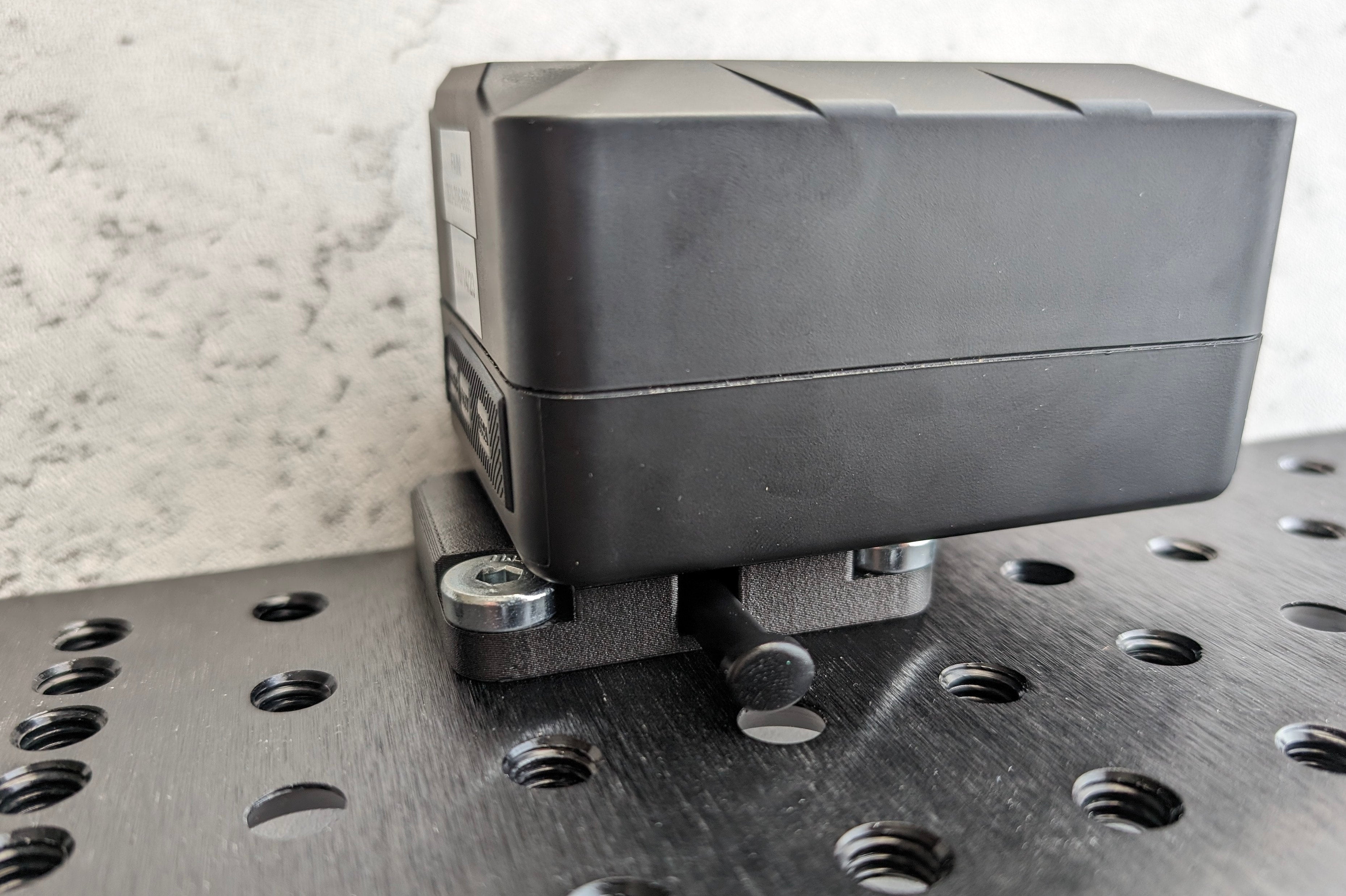 Custom v-mount battery mounting plate for Digiplate Pro | FAINI MADE